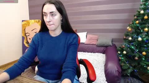 Snapshot of jeniferstone chatting on January 10, 6:53 am Kira online show from January 10, 6:53 am