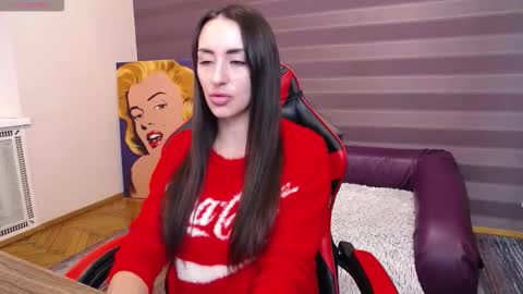 Snapshot of jeniferstone chatting on October 24, 7:49 am Kira online show from October 24, 7:49 am