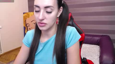 Snapshot of jeniferstone chatting on November 19, 8:03 am Kira online show from November 19, 8:03 am