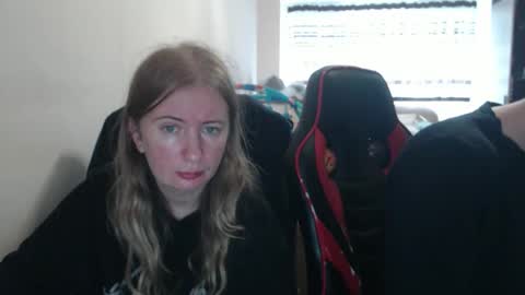 JenisAndPeter online show from October 10, 7:40 am