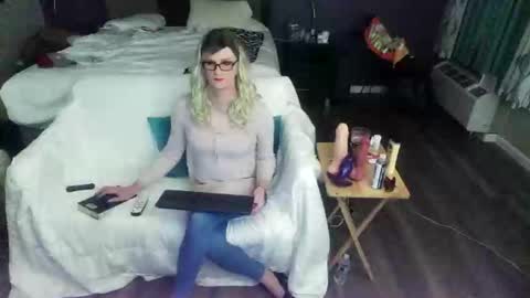 Snapshot of jennacd4life chatting on November 16, 10:59 pm Jenna Cross online show from November 16, 10:59 pm