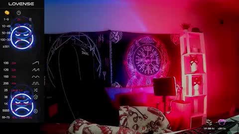 Snapshot of jennalovvee chatting on December 1, 3:22 am Mrs. Jenna online show from December 1, 3:22 am