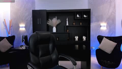 Snapshot of jennaolson chatting on January 13, 6:27 pm Jenna Olson online show from January 13, 6:27 pm