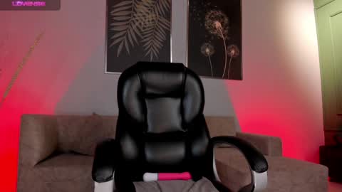 Snapshot of jennaolson chatting on February 4, 12:40 am Jenna Olson online show from February 4, 12:40 am