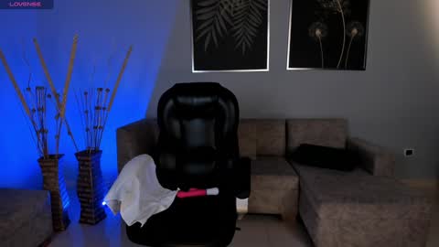 Snapshot of jennaolson chatting on February 6, 10:37 am Jenna Olson online show from February 6, 10:37 am