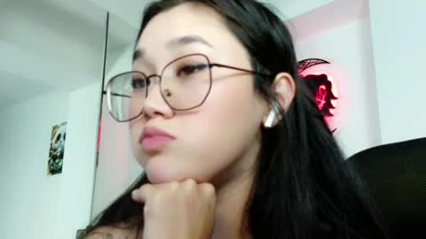 Snapshot of jennatyan chatting on December 6, 4:38 pm JENNA online show from December 6, 4:38 pm