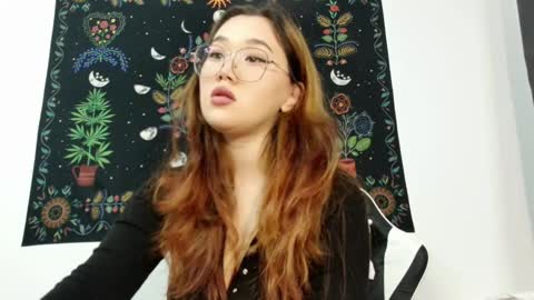 Snapshot of jennatyan chatting on September 19, 1:45 pm JENNA online show from September 19, 1:45 pm