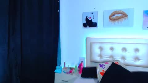 jenn online show from December 20, 1:14 am