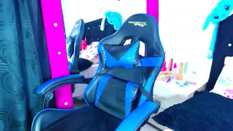 jenn online show from February 17, 3:36 am