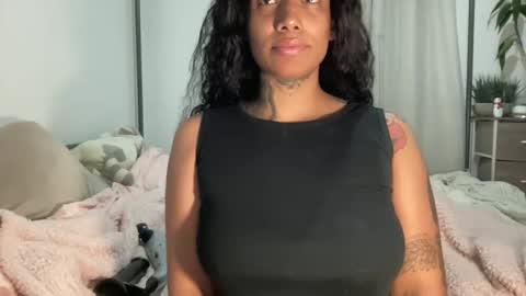 Snapshot of jenni_cash chatting on December 8, 7:15 am Mistress Jenni online show from December 8, 7:15 am