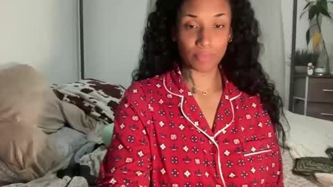 Snapshot of jenni_cash chatting on December 17, 10:44 am Mistress Jenni online show from December 17, 10:44 am