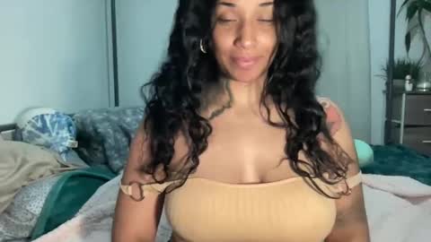 Snapshot of jenni_cash chatting on January 4, 7:24 am Mistress Jenni online show from January 4, 7:24 am
