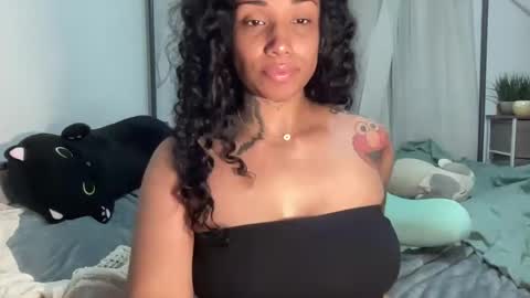 Snapshot of jenni_cash chatting on March 11, 7:04 am Mistress Jenni online show from March 11, 7:04 am