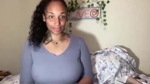 Snapshot of jenni_cash chatting on September 23, 12:35 am Mistress Jenni online show from September 23, 12:35 am
