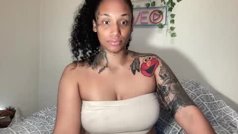 Snapshot of jenni_cash chatting on September 30, 11:21 pm Mistress Jenni online show from September 30, 11:21 pm