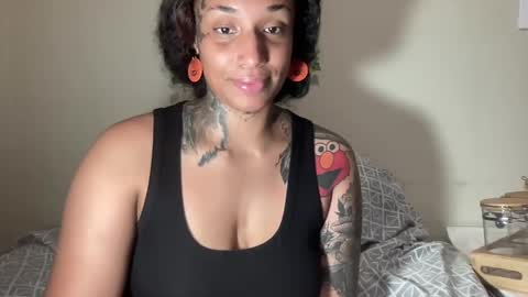 Snapshot of jenni_cash chatting on October 14, 6:03 am Mistress Jenni online show from October 14, 6:03 am