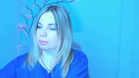 Jennifer online show from April 15, 6:09 am