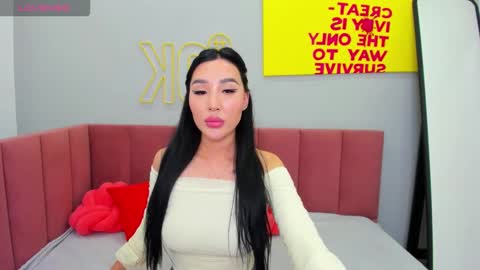 Snapshot of jennifer_munoz chatting on October 8, 7:39 am Jennifer online show from October 8, 7:39 am