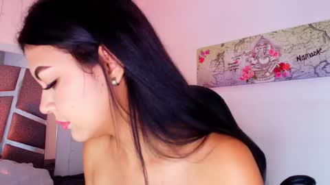 Snapshot of jennifer_scot chatting on December 2, 3:18 pm JENNIFER online show from December 2, 3:18 pm