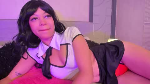 Snapshot of jenniferhillss chatting on November 2, 12:24 am U can call me Angel online show from November 2, 12:24 am