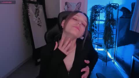 Snapshot of jenniferkiim chatting on October 27, 10:30 am jenniferkiim online show from October 27, 10:30 am