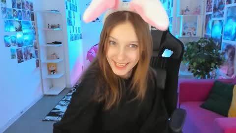 jenniferkiim online show from February 17, 2:35 pm