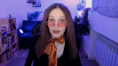 jenniferkiim online show from February 28, 8:48 am