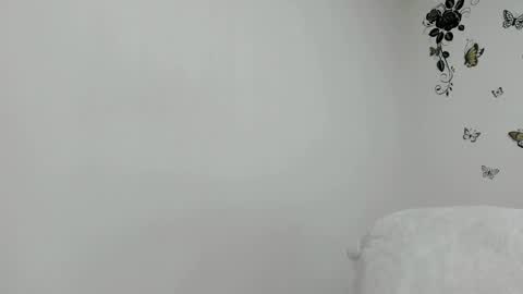 jenniferloveyou online show from April 18, 10:30 am