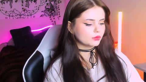 Snapshot of jenniferwandis77 chatting on December 1, 4:29 pm Jenni online show from December 1, 4:29 pm