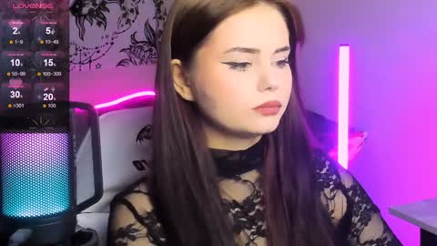 Snapshot of jenniferwandis77 chatting on December 19, 5:08 pm Jenni online show from December 19, 5:08 pm