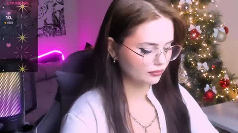 Snapshot of jenniferwandis77 chatting on December 28, 4:30 pm Jenni online show from December 28, 4:30 pm