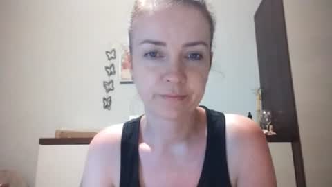 Snapshot of jenniferxsweet chatting on June 21, 8:33 pm JenniferXSweet online show from June 21, 8:33 pm