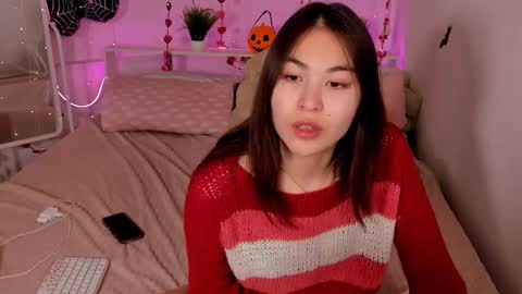 Snapshot of jennimurr chatting on October 26, 1:39 pm Jenni online show from October 26, 1:39 pm