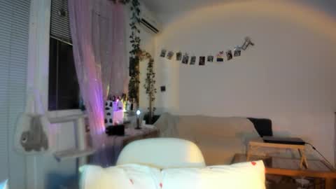 Jennifer Jenny Darling   online show from February 1, 8:18 pm