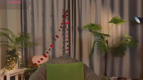 jennyfer_me online show from February 20, 12:27 pm