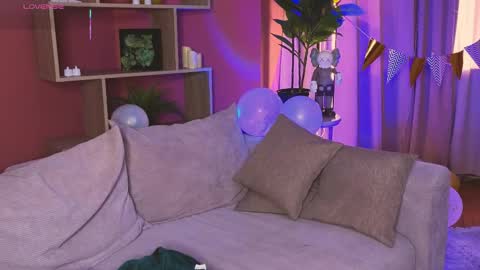 jennyfer_me online show from April 24, 12:51 pm