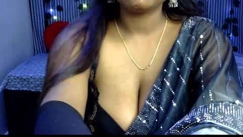Snapshot of jennysinghaniya chatting on February 13, 5:33 pm jenny online show from February 13, 5:33 pm
