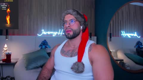 Snapshot of jeremy_harden chatting on December 16, 10:34 pm Jeremy online show from December 16, 10:34 pm