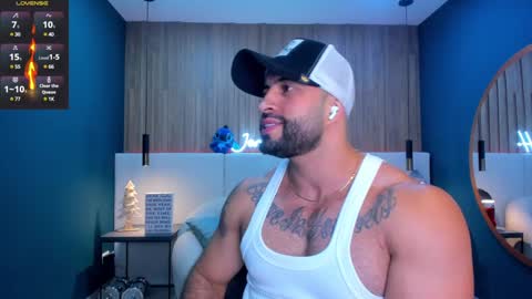 Snapshot of jeremy_harden chatting on December 23, 10:23 pm Jeremy online show from December 23, 10:23 pm