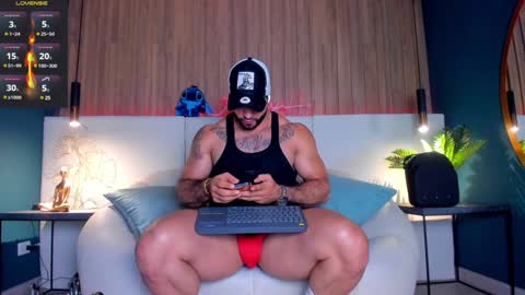Snapshot of jeremy_harden chatting on January 13, 11:27 pm Jeremy online show from January 13, 11:27 pm