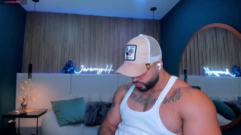 Snapshot of jeremy_harden chatting on January 16, 10:02 pm Jeremy online show from January 16, 10:02 pm