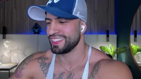 Snapshot of jeremy_harden chatting on September 29, 10:47 pm Jeremy online show from September 29, 10:47 pm