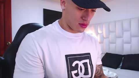 Jeremy lane online show from April 16, 11:51 pm