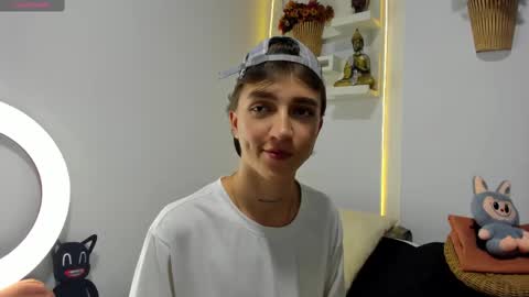 Snapshot of jeremy_salvatore_ chatting on November 6, 2:12 am jero independent model online show from November 6, 2:12 am