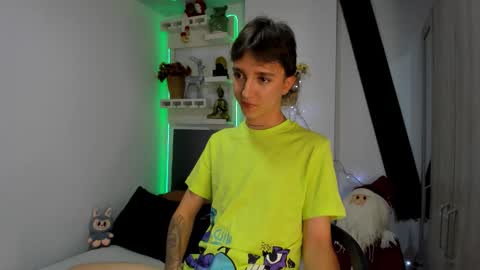 Snapshot of jeremy_salvatore_ chatting on December 2, 11:11 pm jero independent model online show from December 2, 11:11 pm