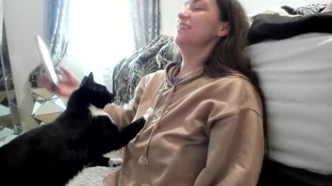 Jeri Lynn online show from February 8, 2:20 pm