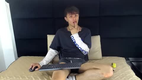 Jerom xx online show from October 18, 8:20 pm