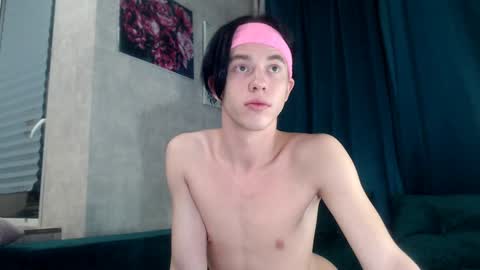 Snapshot of jerrybomb_ chatting on December 4, 5:05 am Jerrybomb online show from December 4, 5:05 am