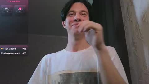 Snapshot of jerrybomb_ chatting on January 27, 8:17 pm Jerrybomb online show from January 27, 8:17 pm