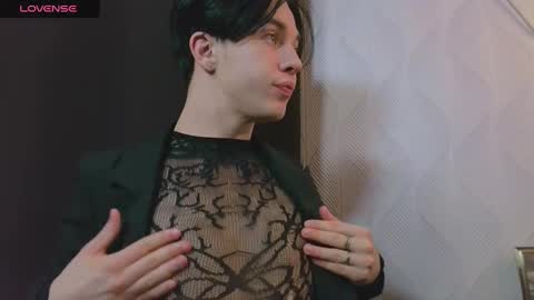 Snapshot of jerrybomb_ chatting on February 3, 7:42 pm Jerrybomb online show from February 3, 7:42 pm